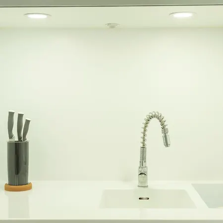 Oceansound White アパート *