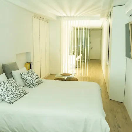 Oceansound White アパート *