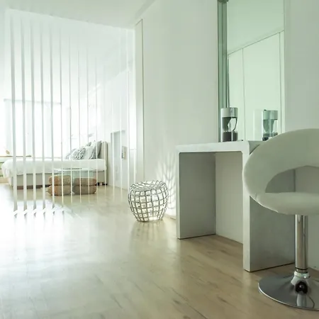 Oceansound White Apartment