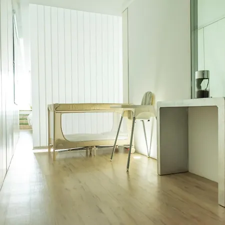 Oceansound White Apartment