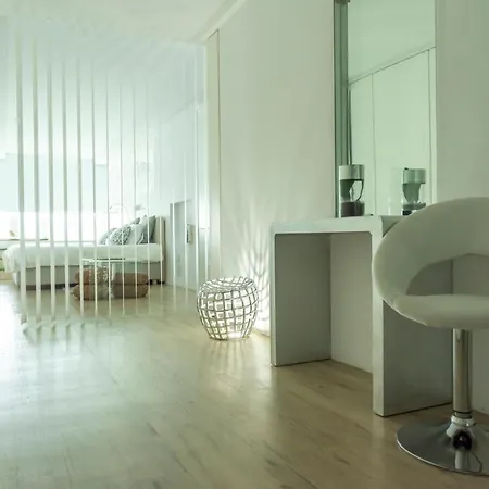 Oceansound White Apartment *