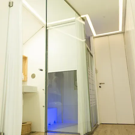 Oceansound White Apartment
